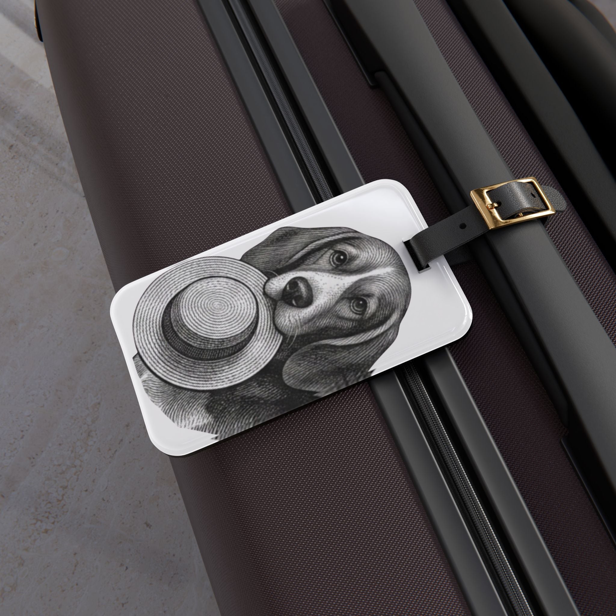 Beagle Holding Straw Hat Luggage Tag — Cute Travel Bag ID Tag for Dog Lovers